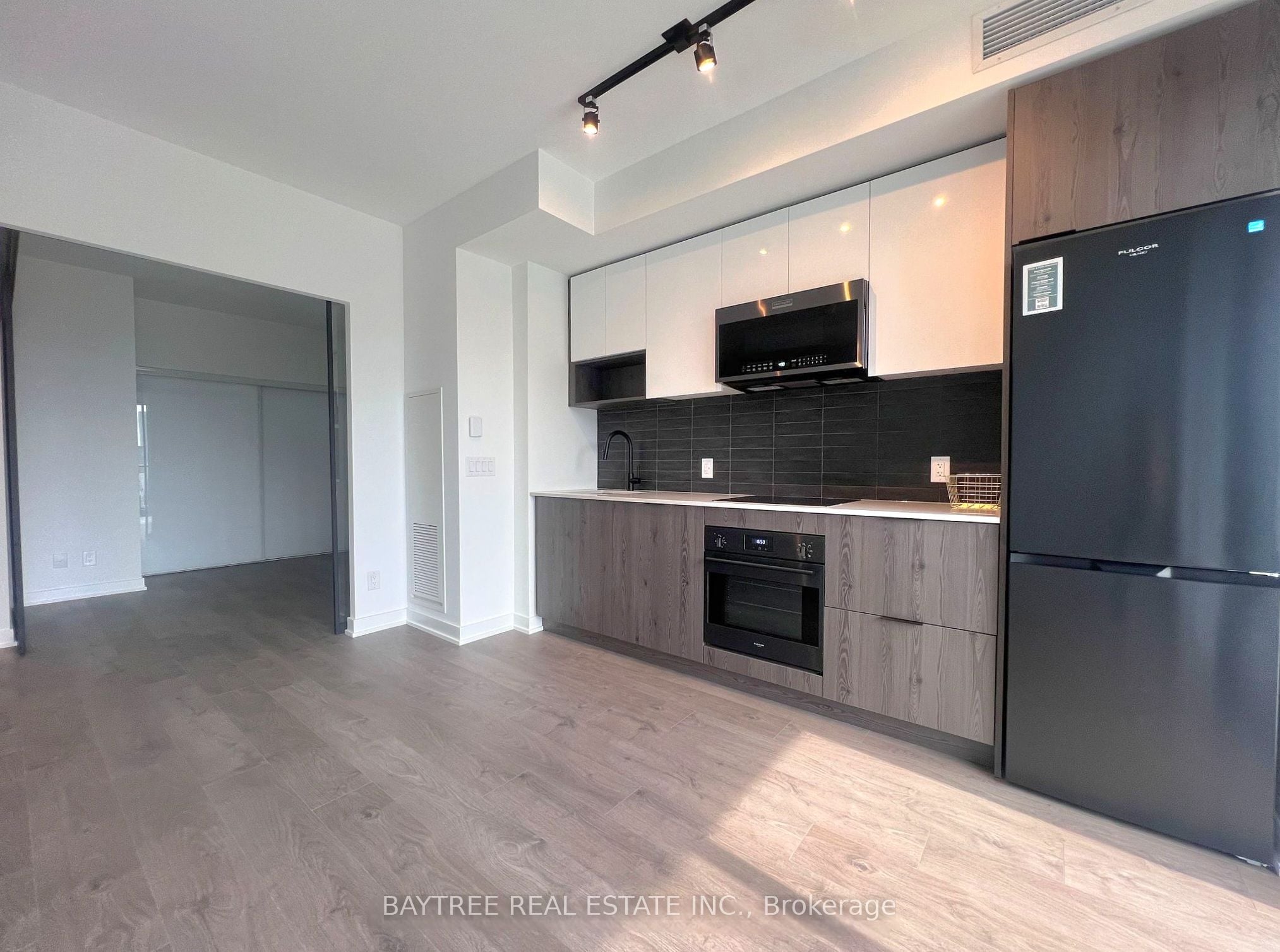 2407-5 Defries Street, Toronto, ON, M5A 3R4