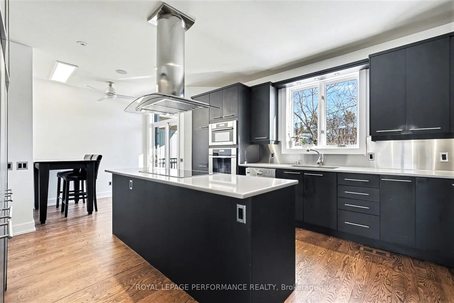 805 Kingsmere Avenue photo 3