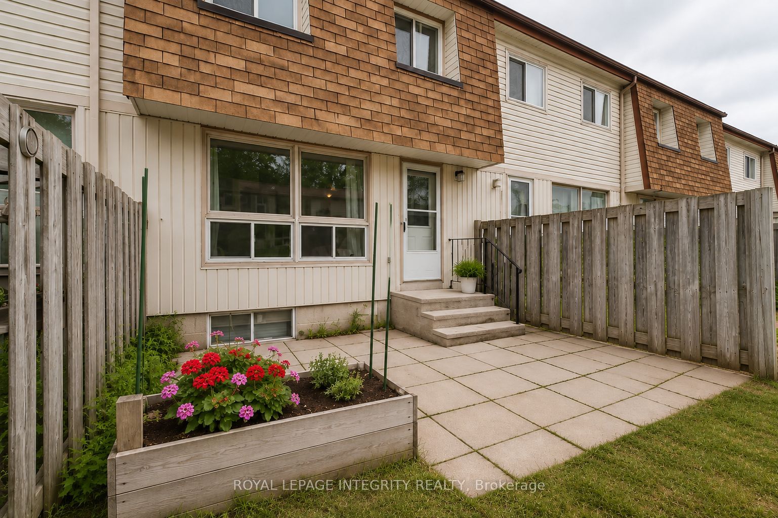 Additional image 3 of B-46 Forester Crescent, Ottawa, ON, K2H 8Y4
