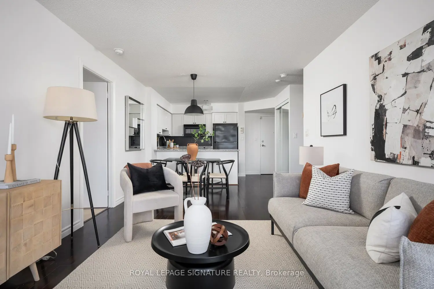 1000 King Street 621 photo 4