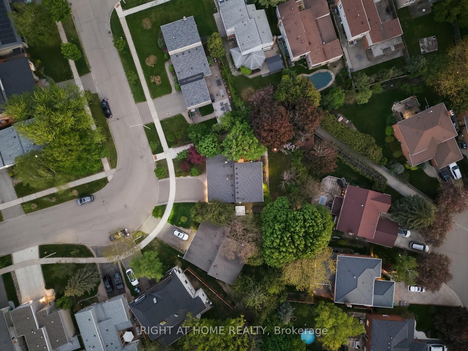 Additional image 5 of 6415 Dunray Court, Mississauga, ON, L5N 1E7