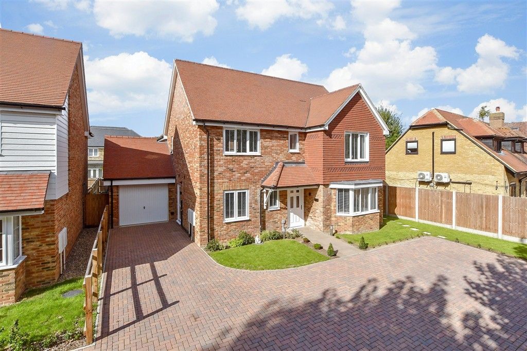 4 bed detached house for saleLime Trees, Ramsgate, Kent CT12 photo 3