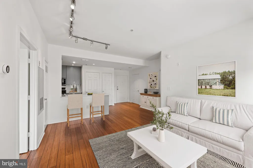 Additional image 5 of 2004 11th Street NW Unit 222, Washington, DC 20009