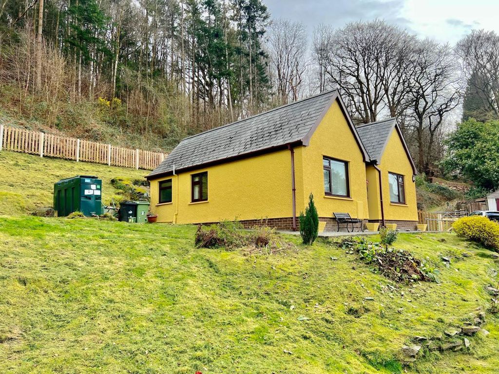 2 bed detached bungalow for saleGlandyfi, Machynlleth, Powys SY20