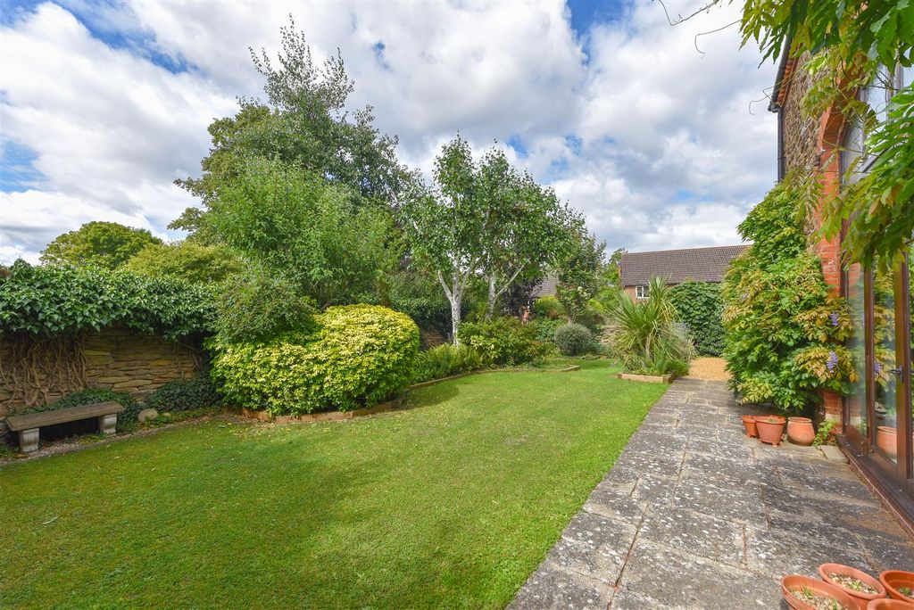 Additional image 3 of 4 bed barn conversion for saleHigh Street, Crick, Northampton NN6
