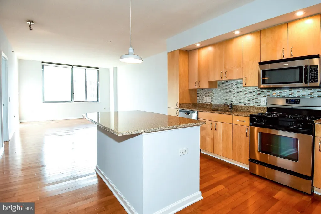 Additional image 3 of 440 L Street NW Unit 712, Washington, DC 20001