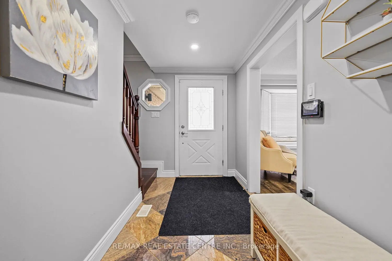 84 Viscount Road