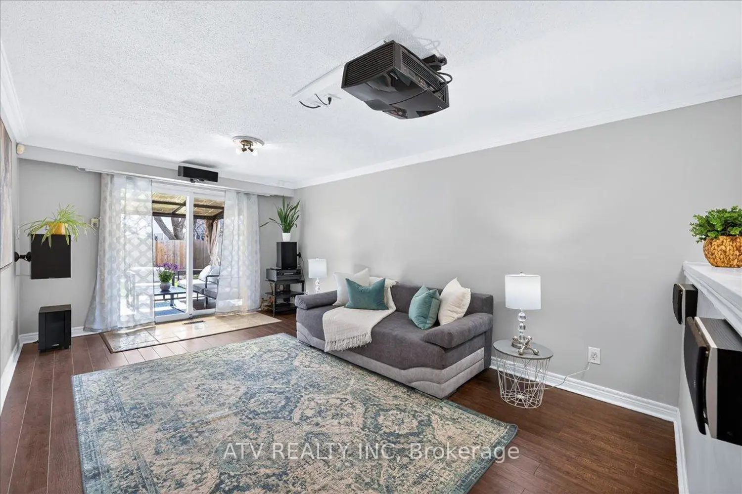 Additional image 8 of 2504 Glamworth Crescent