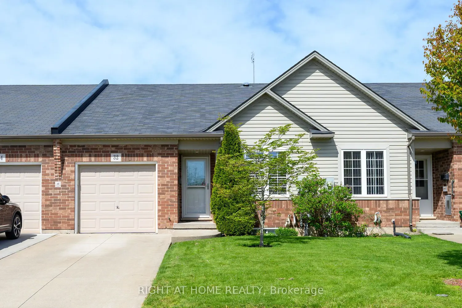 32 Woodburn Avenue
