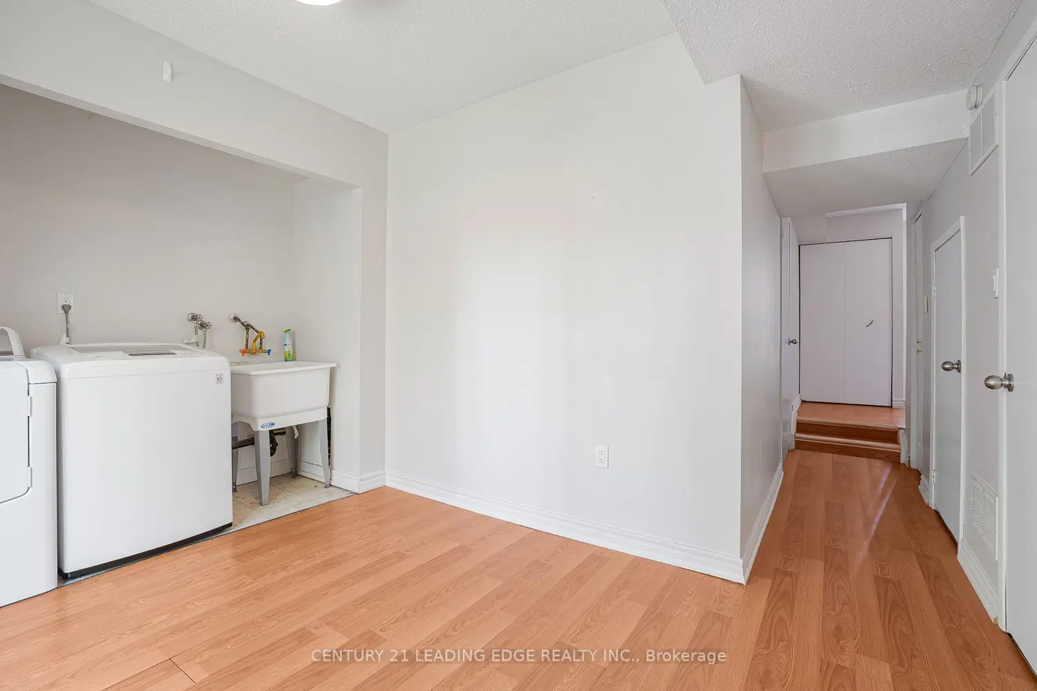 Additional image 4 of 915 Inverhouse Drive 15