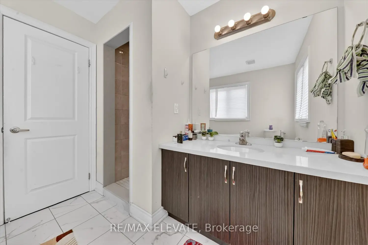 Additional image 17 of 23 Reign Lane