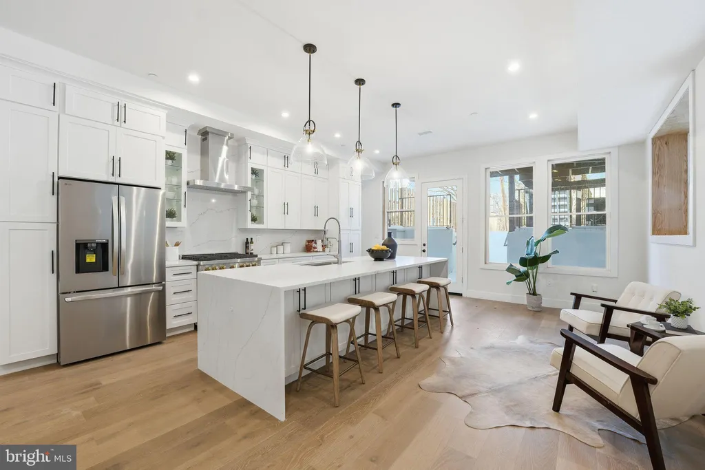 Additional image 3 of 3916 8th Street NW Unit B, Washington, DC 20011