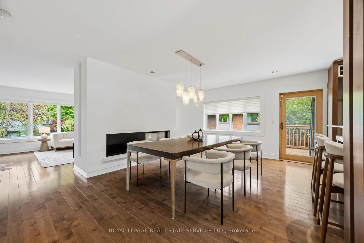 27 Princess Anne Crescent photo 4