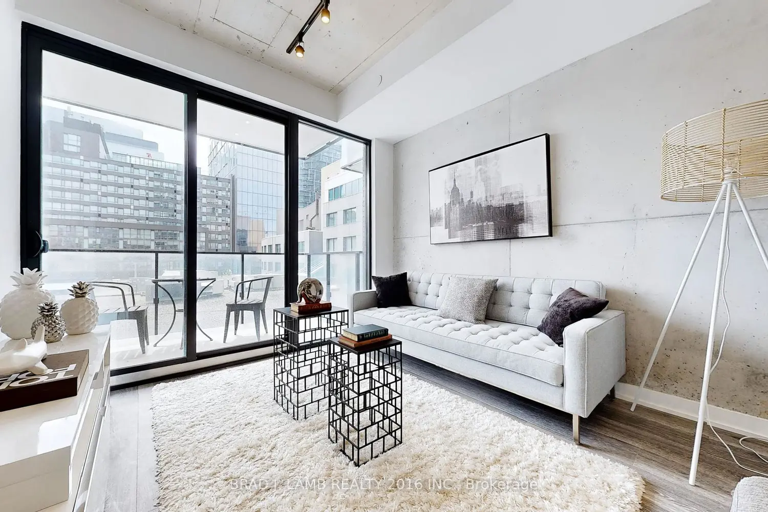 55 Ontario Street 305 photo 2