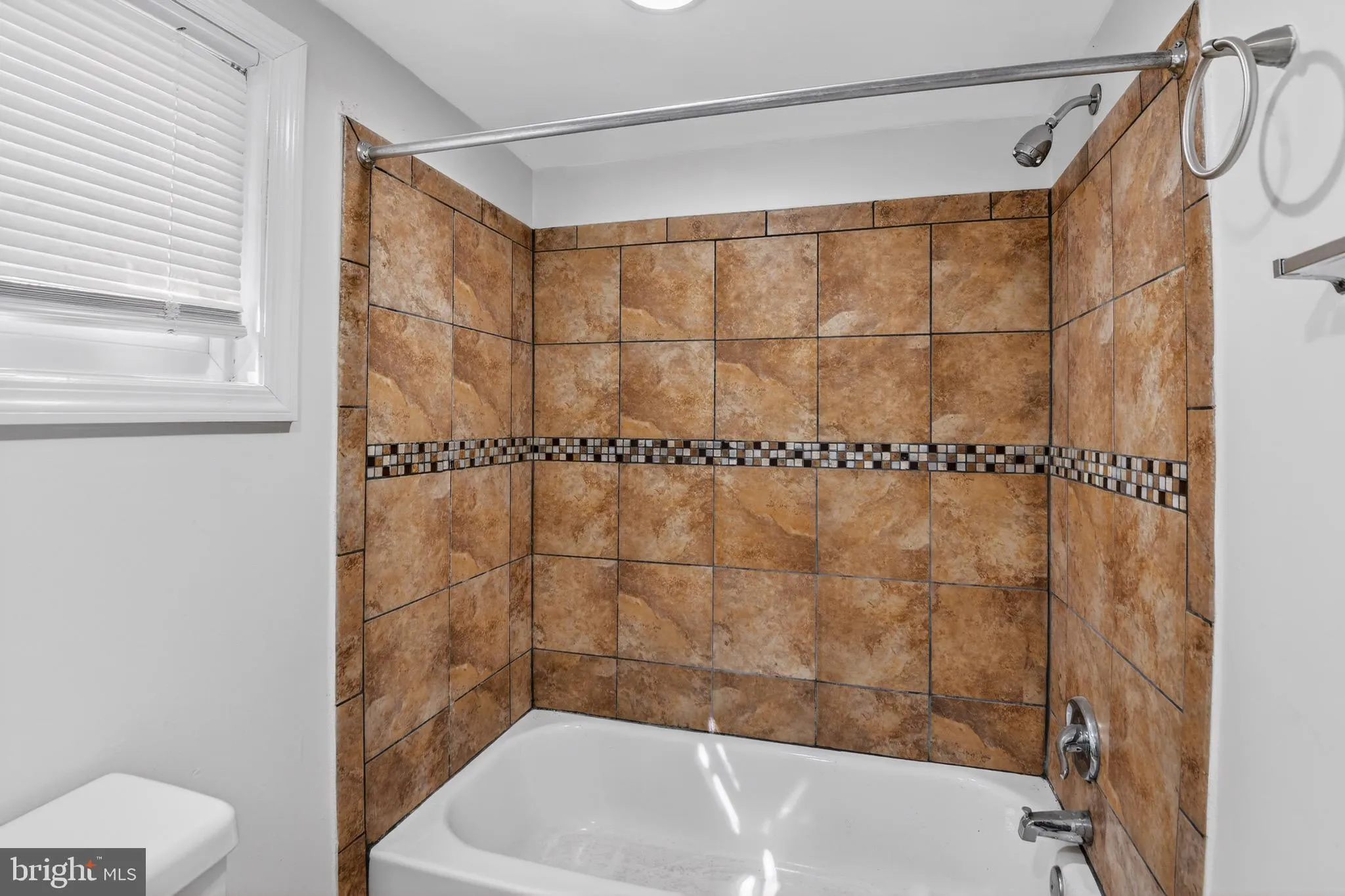 Additional image 32 of 141 Uhland Terrace NE, Washington, DC 20002