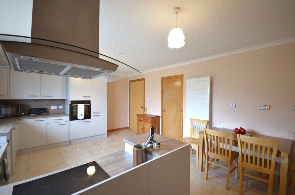 4 bed detached house for saleLochs HS2 photo 4