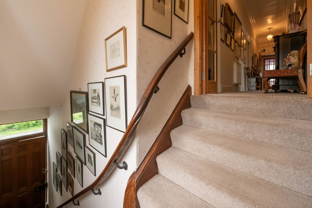 Additional image 4 of 3 bed flat for saleLyon Road, Killin FK21