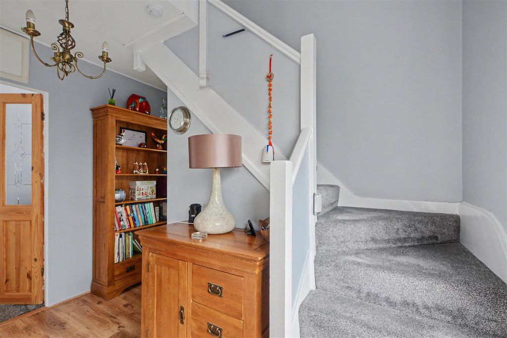 Additional image 6 of 3 bed detached house for saleGreenland Crescent, Beeston, Nottingham NG9
