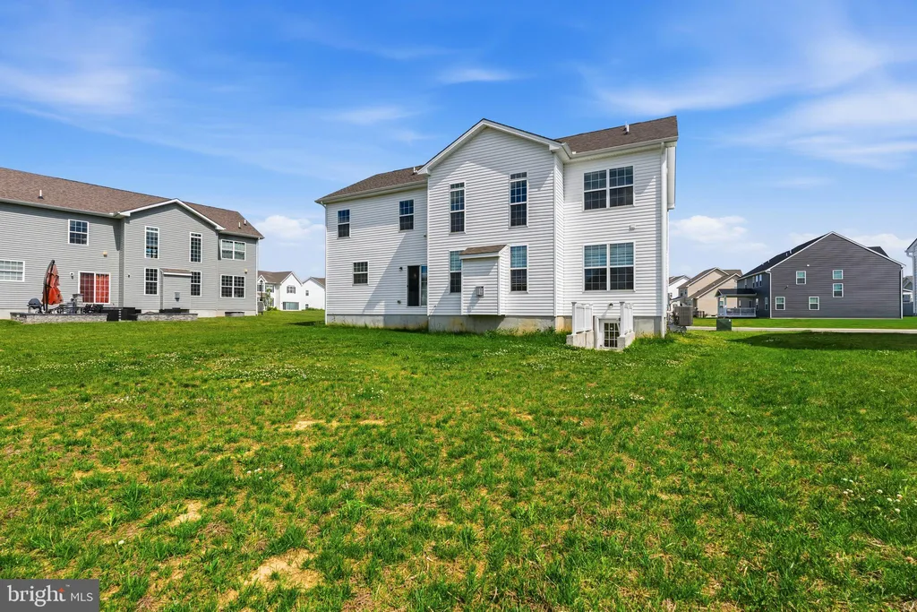 30 Charleston Circle, Dover, DE 19904