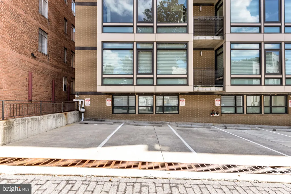 Additional image 24 of 2818 Connecticut Avenue NW Unit 7, Washington, DC 20008