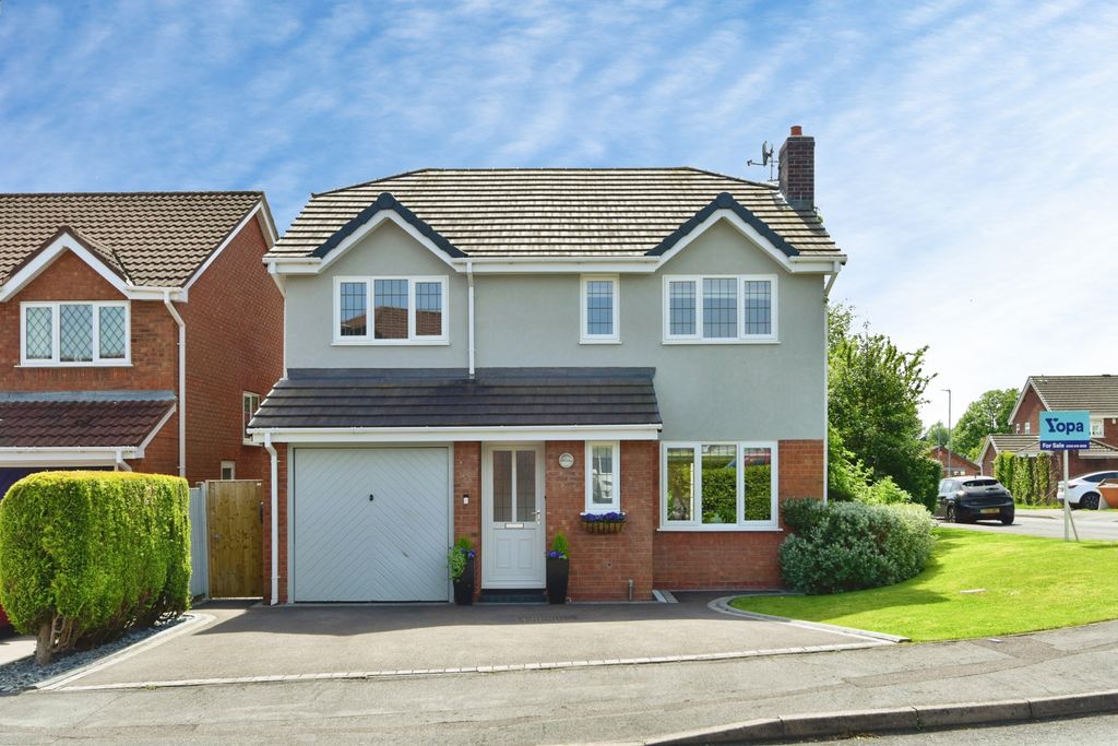 4 bed detached house for saleBoscombe Grove, Trentham, Stoke-On-Trent ST4