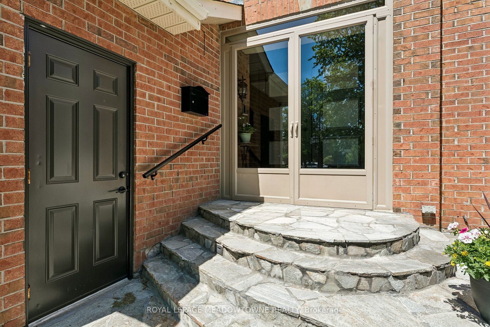 Additional image 3 of 3170 Plum Tree Crescent, Mississauga, ON, L5N 4X3