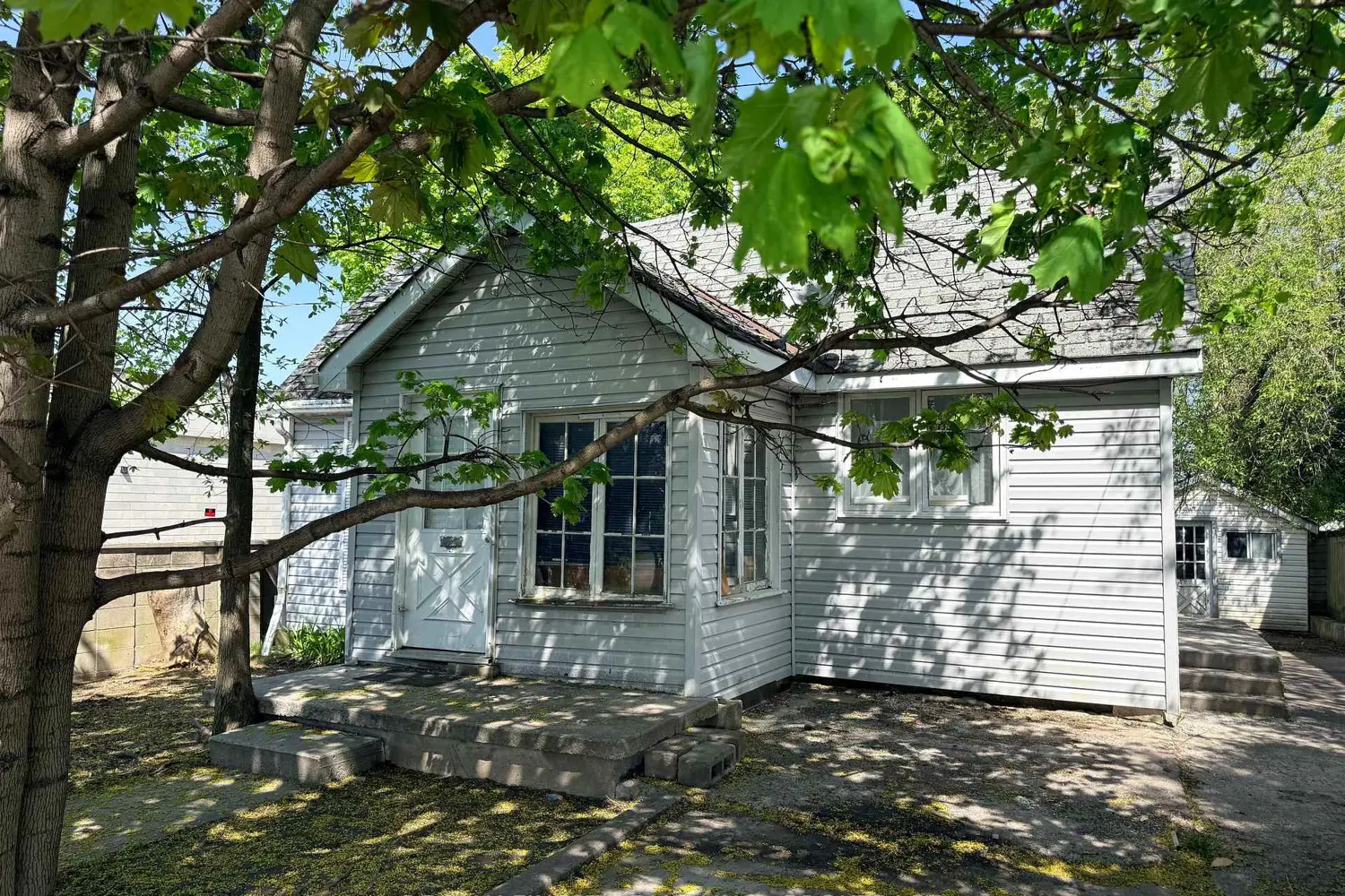 951 Division Street