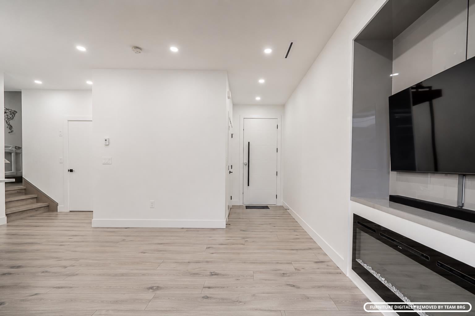Additional image 3 of #2-4675 Canada Way, Burnaby, BC, V5G 1K9