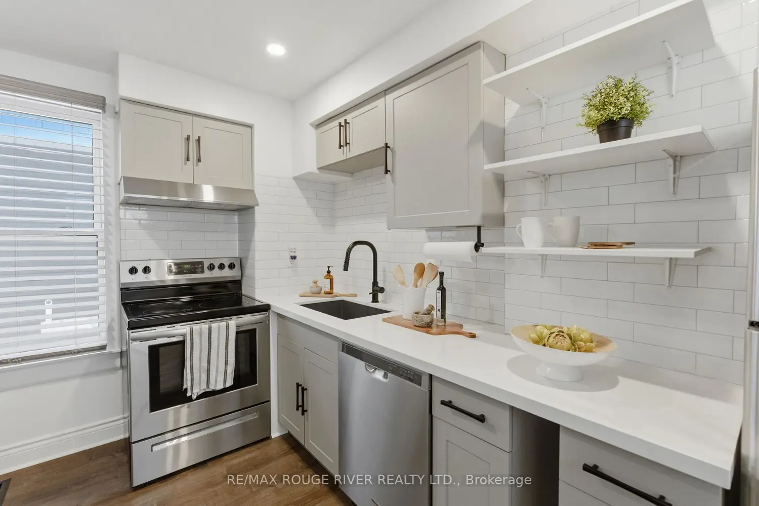Additional image 4 of 163 Nassau Street