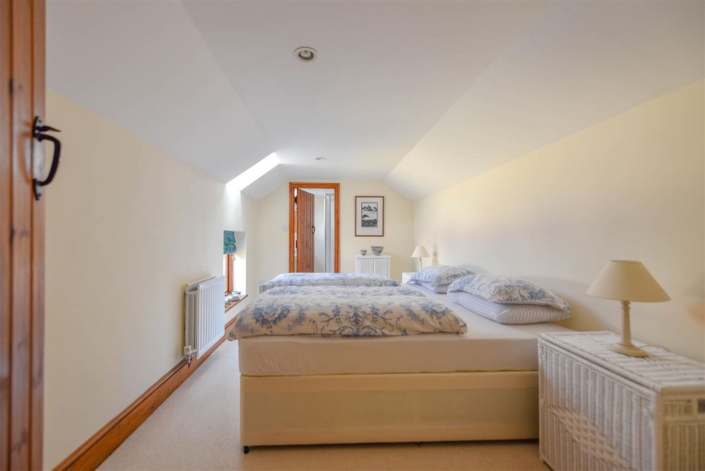 Additional image 14 of 4 bed barn conversion for saleHigh Street, Crick, Northampton NN6