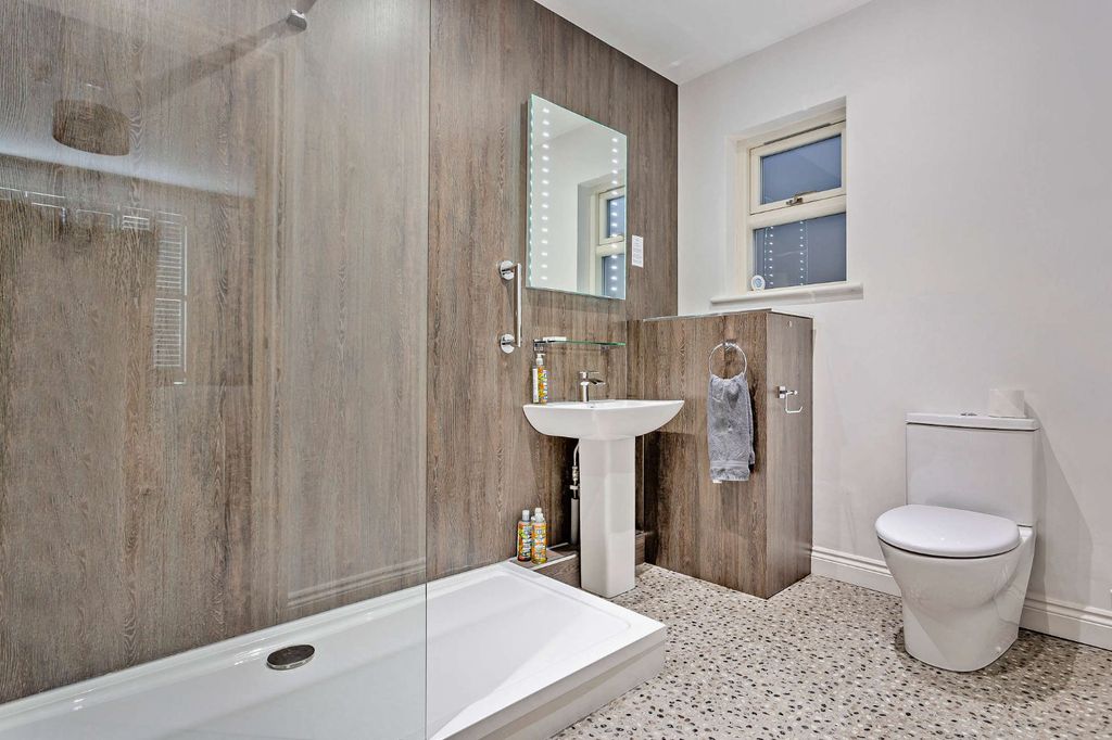 Additional image 12 of 9 bed detached house for saleVictoria Road, Cirencester, Gloucestershire GL7