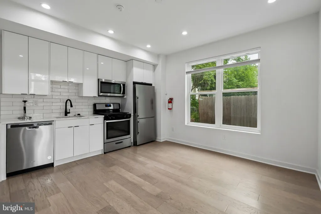 Additional image 6 of 1019 17th Place NE Unit 103, Washington, DC 20002