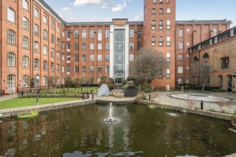 Lexington Building, Bow Quarter, London E3, Studio for sale