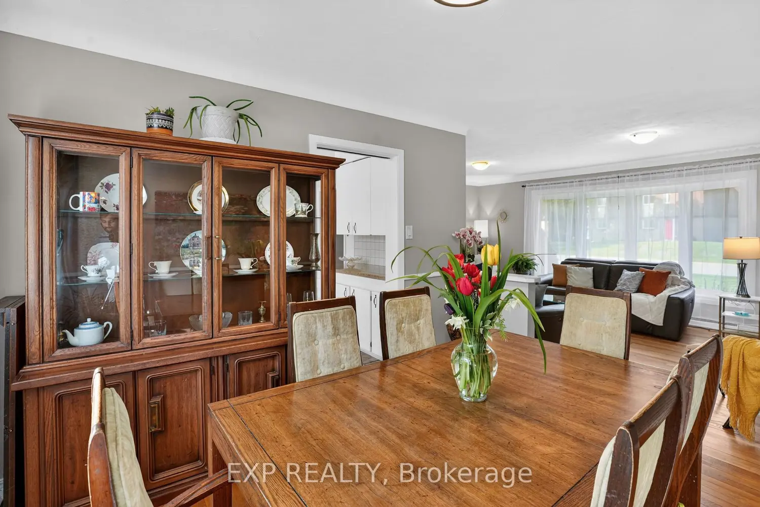 4 Wolmsley Crescent photo 5