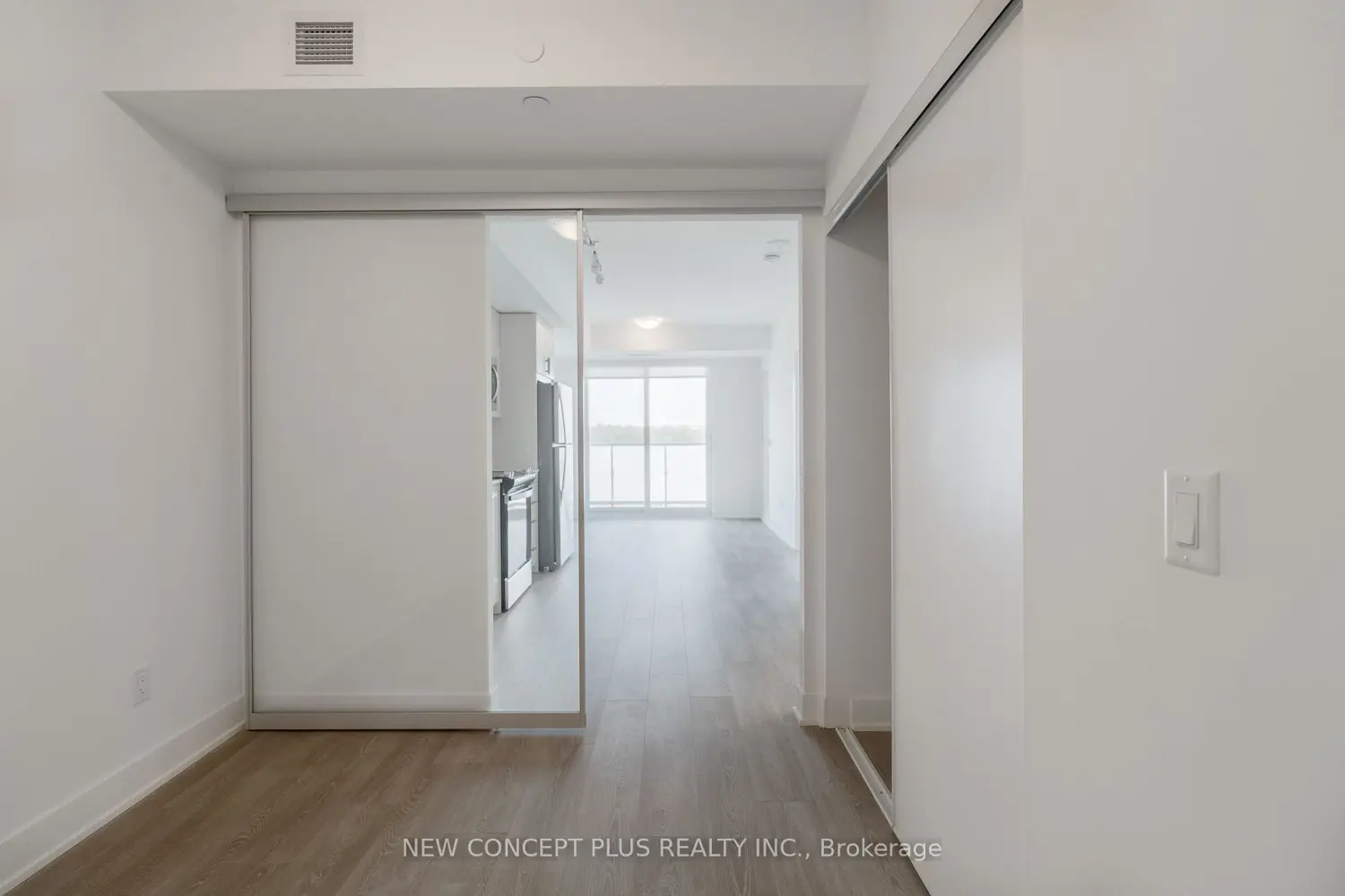 Additional image 13 of 2545 Simcoe Street 835