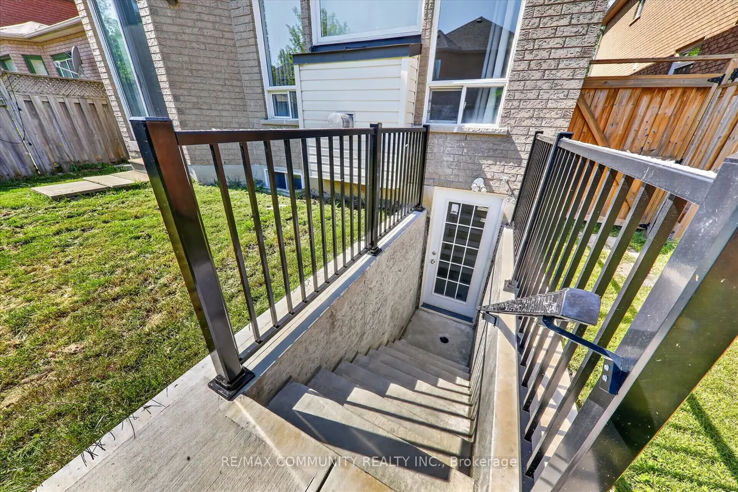 Additional image 20 of 154 Thicket Crescent