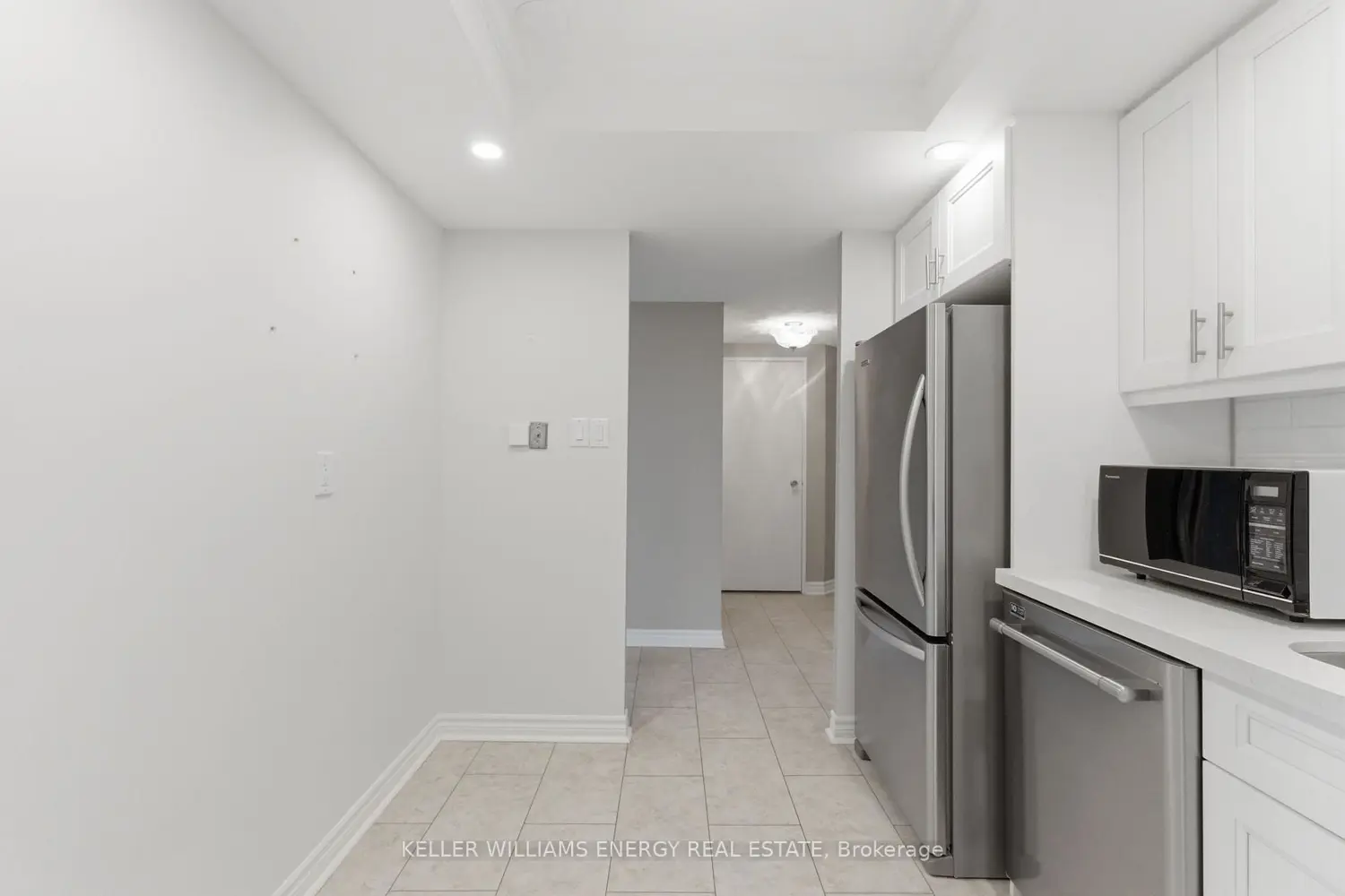 10 Dean Park Road 719 photo 5