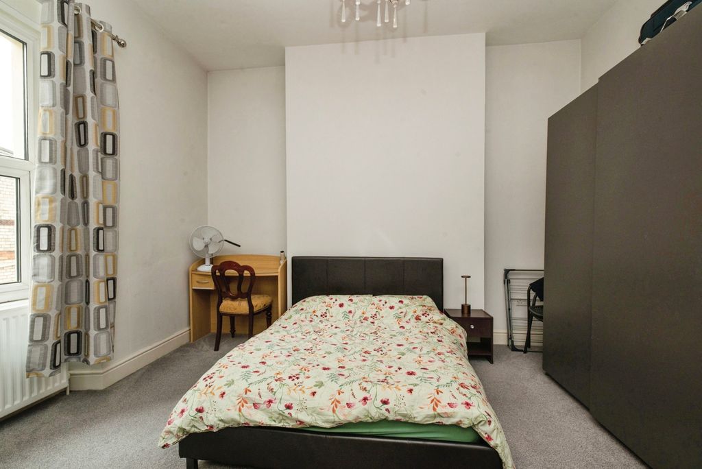 Additional image 16 of 3 bed flat for saleCaerau Road, Newport NP20