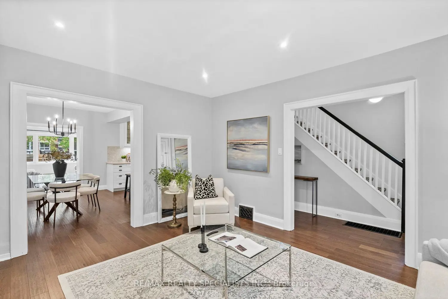 157 Queens Avenue photo 3