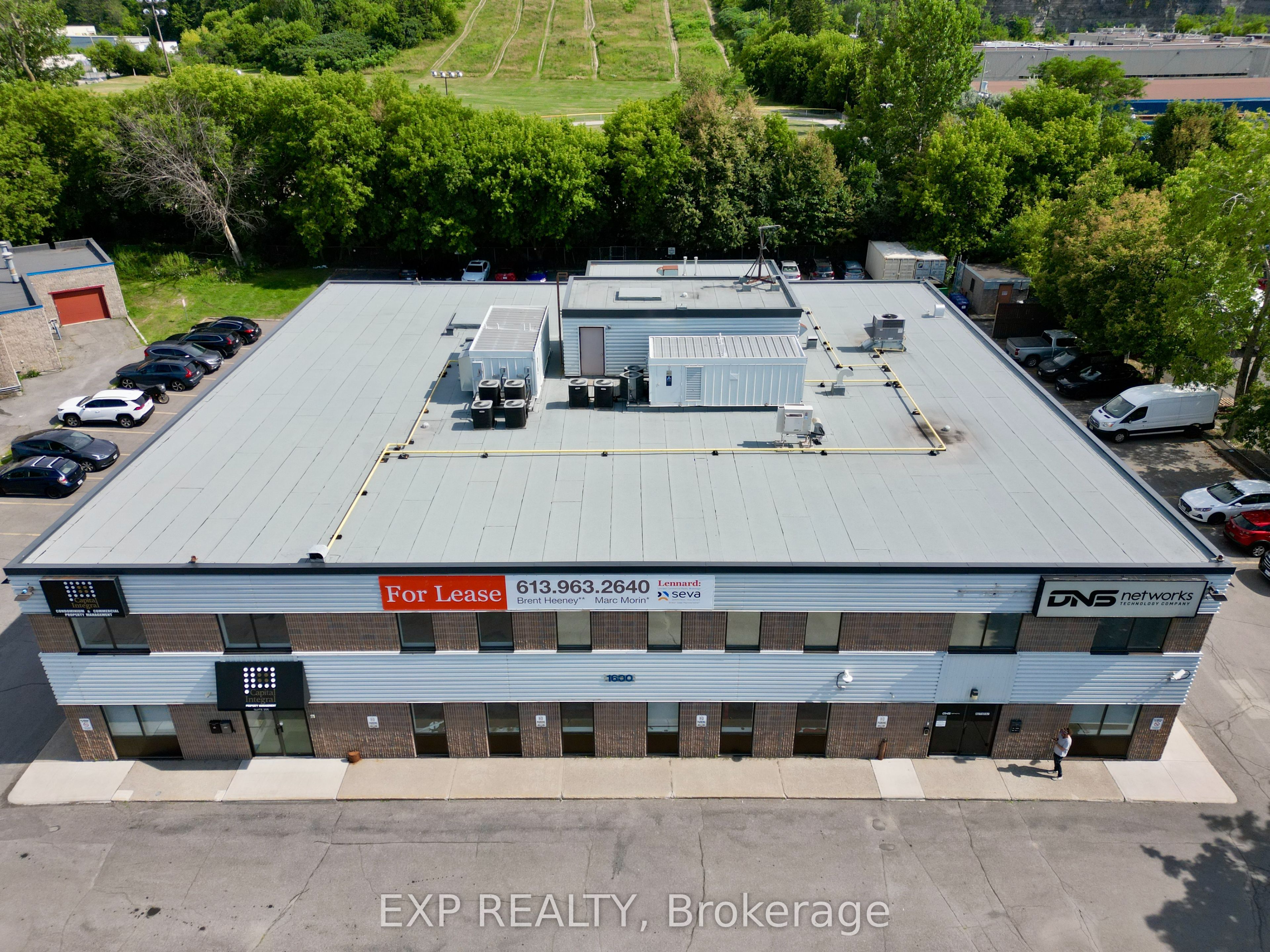 Additional image 2 of 201-1600 Laperriere Avenue, Ottawa, ON, K1Z 8P5