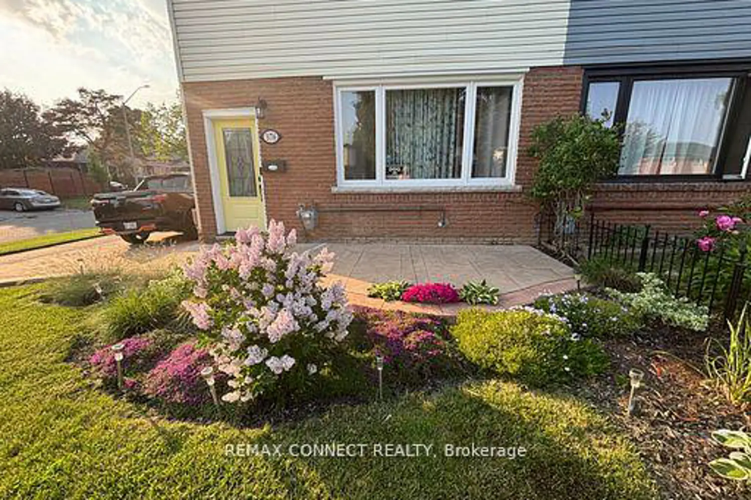 376 Dwight Avenue