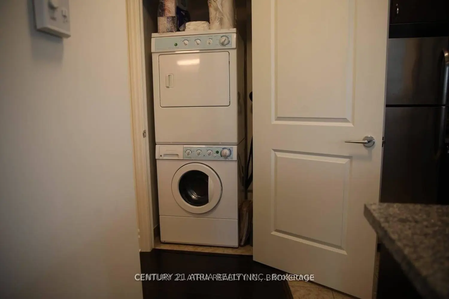 Additional image 10 of 111 Upper Duke Crescent 602