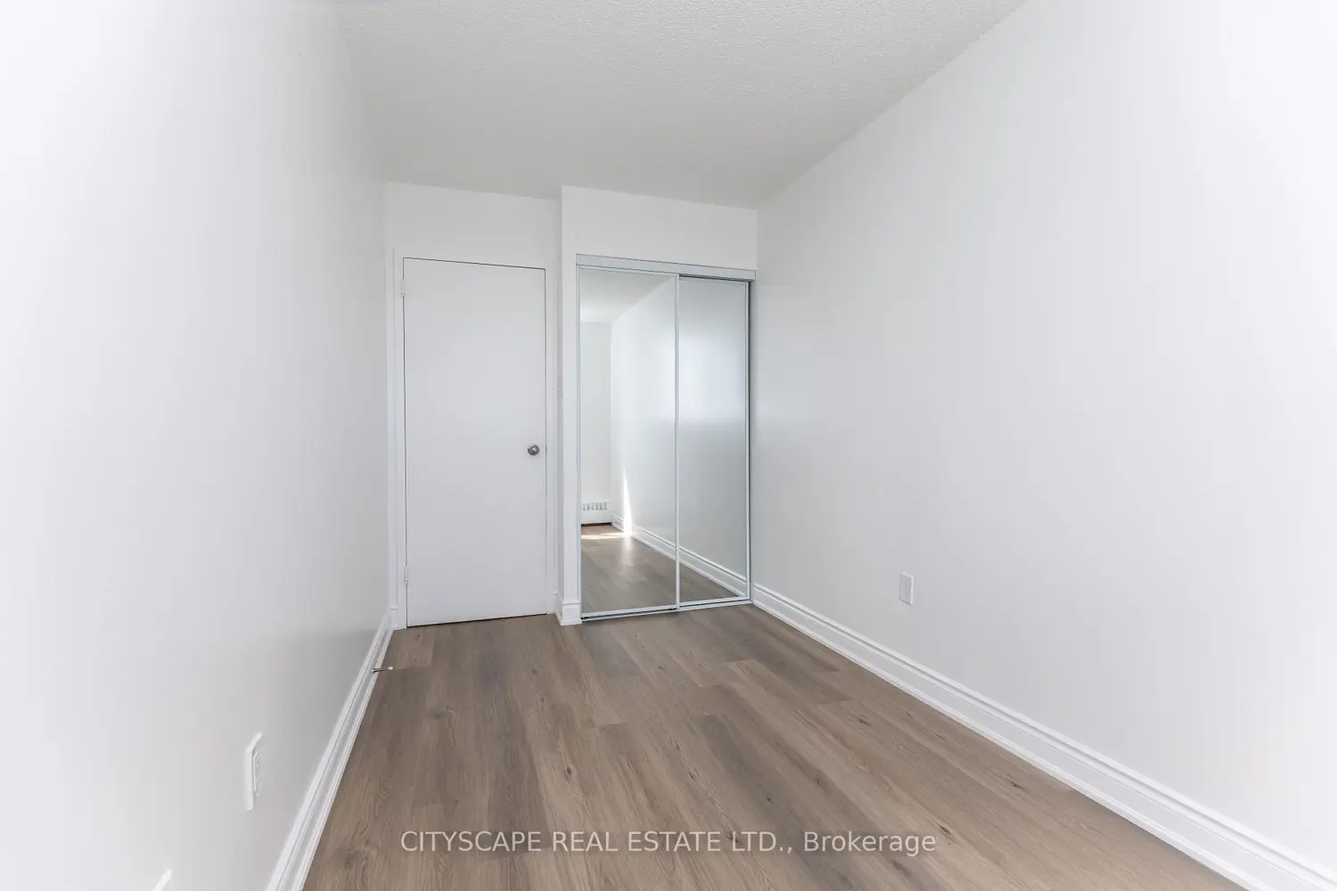 940 Caledonia Road 1005 photo 4