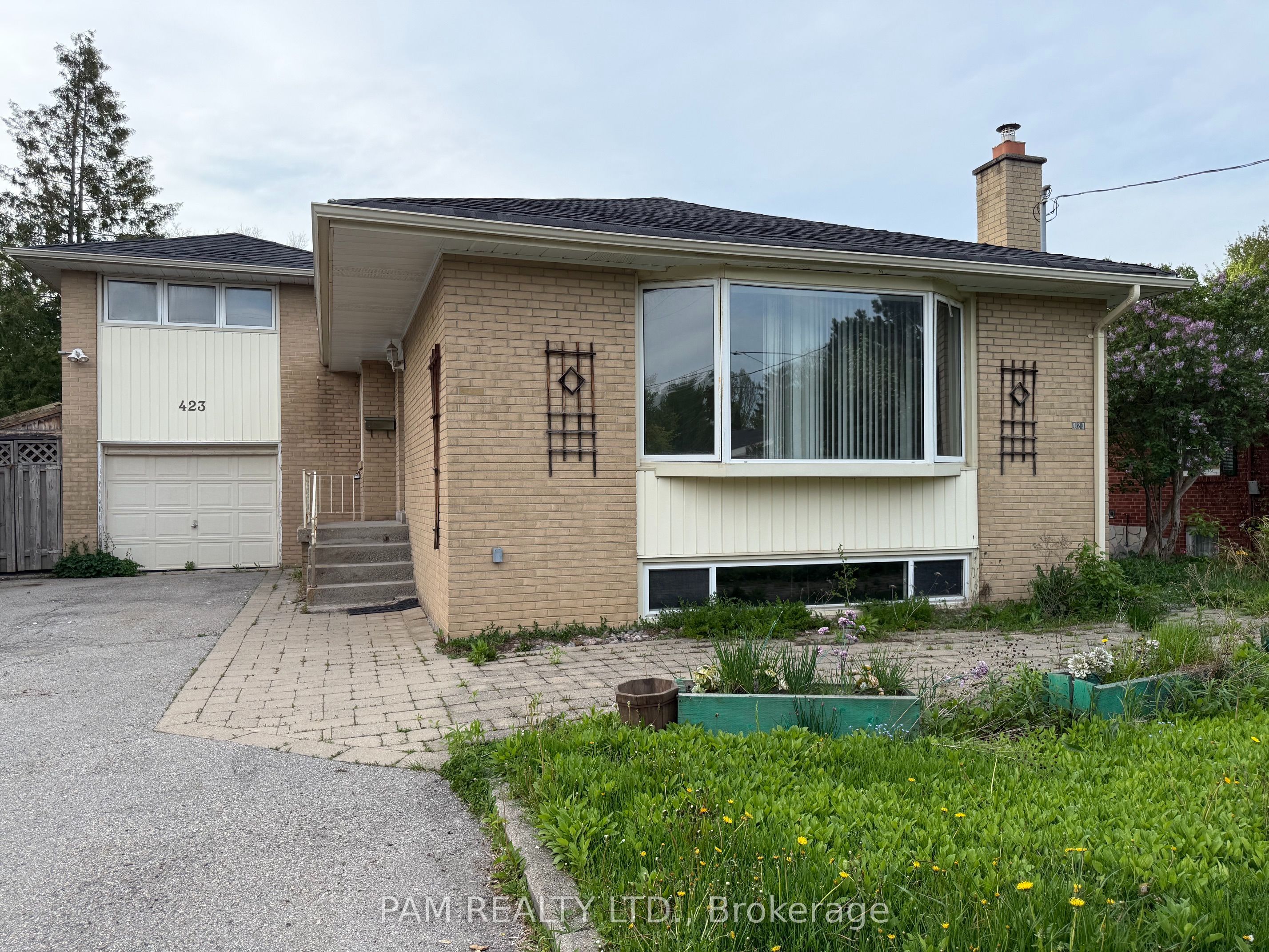 Additional image 2 of 423 Lynett Crescent, Richmond Hill, ON, L4C 2V6