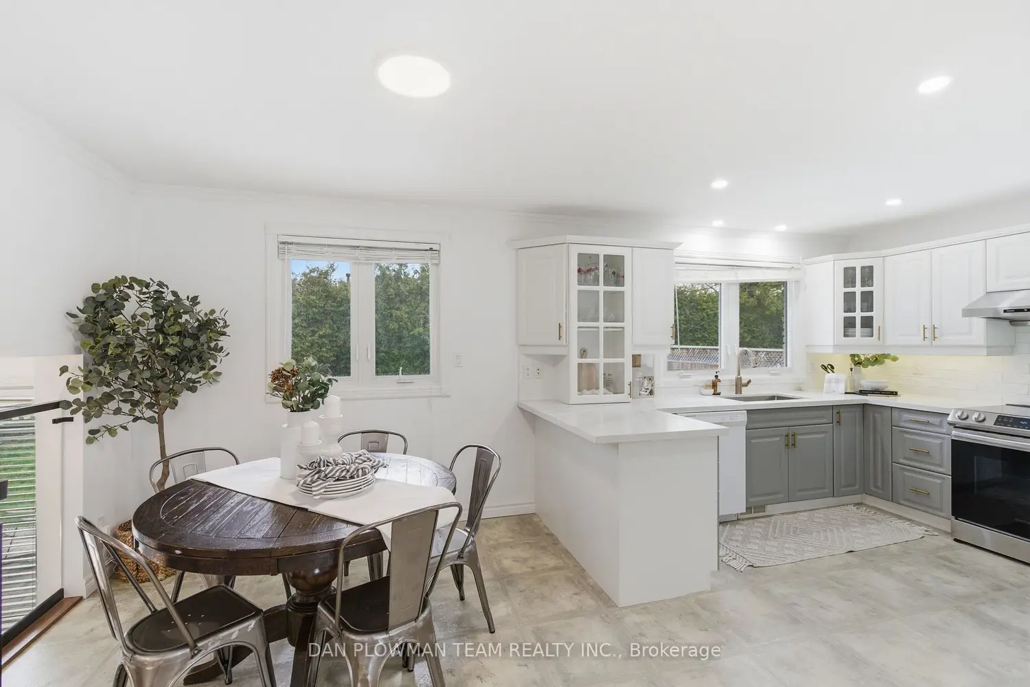 986 Central Park Boulevard photo 4