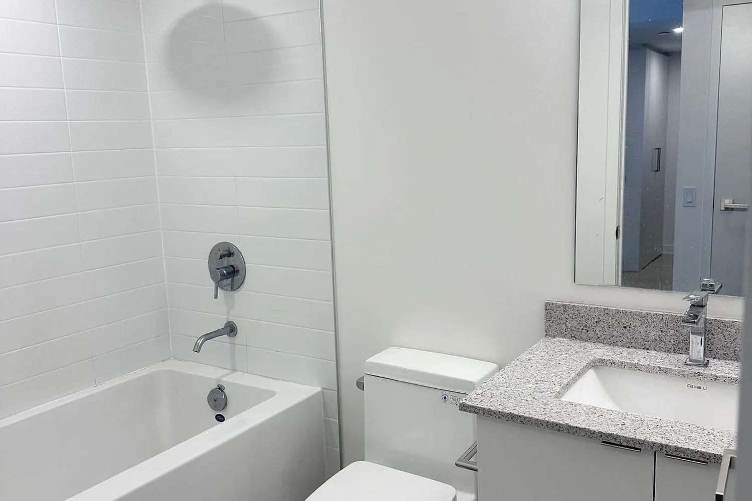 500 Wilson Avenue 519 photo 4