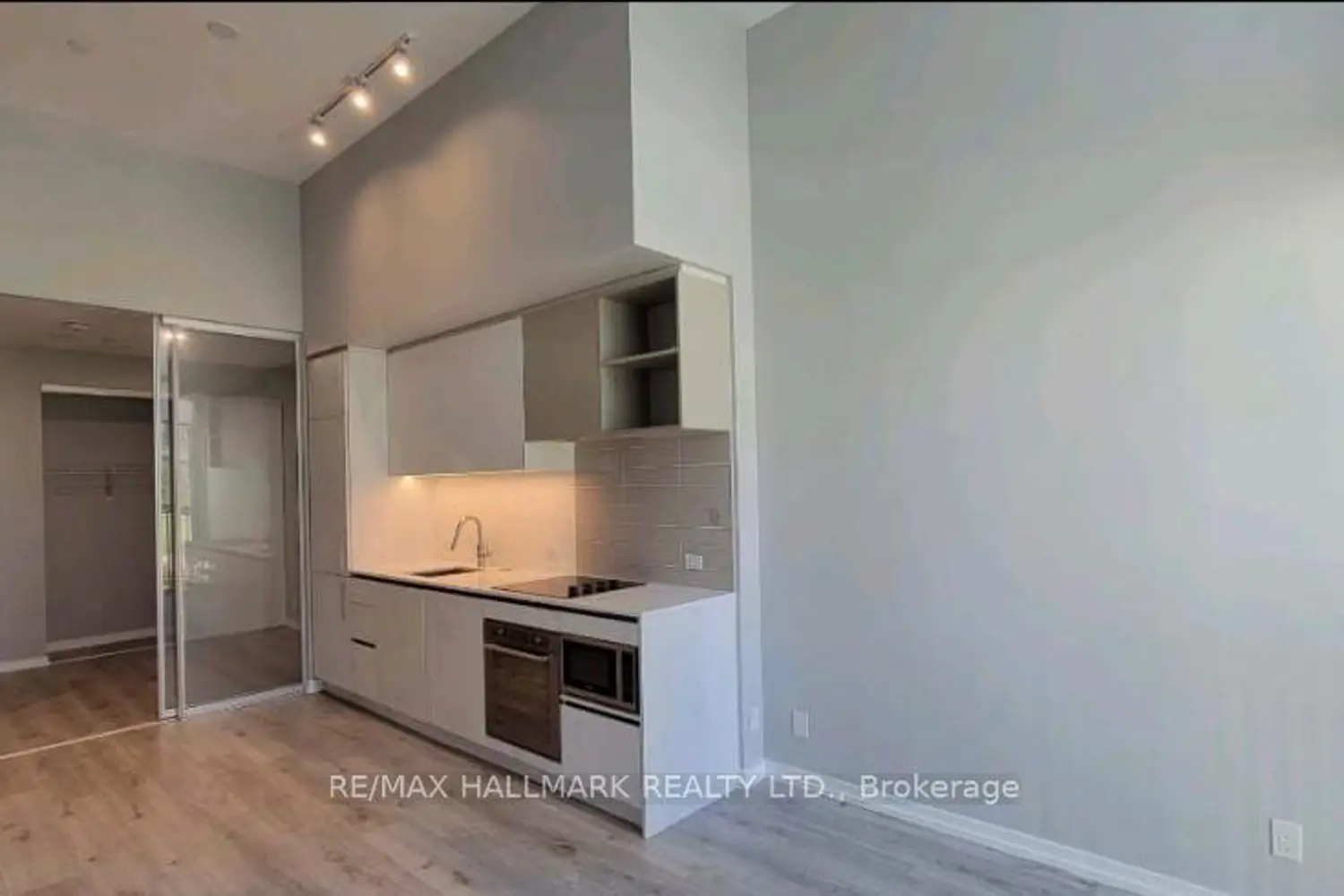 Additional image 4 of 7890 Jane Street 101