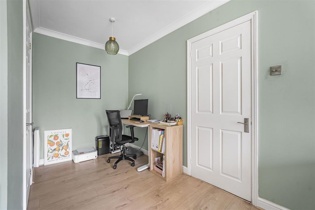 Additional image 4 of 1 bed flat for saleShaftesbury Court, Ludlow Road, Maidenhead SL6