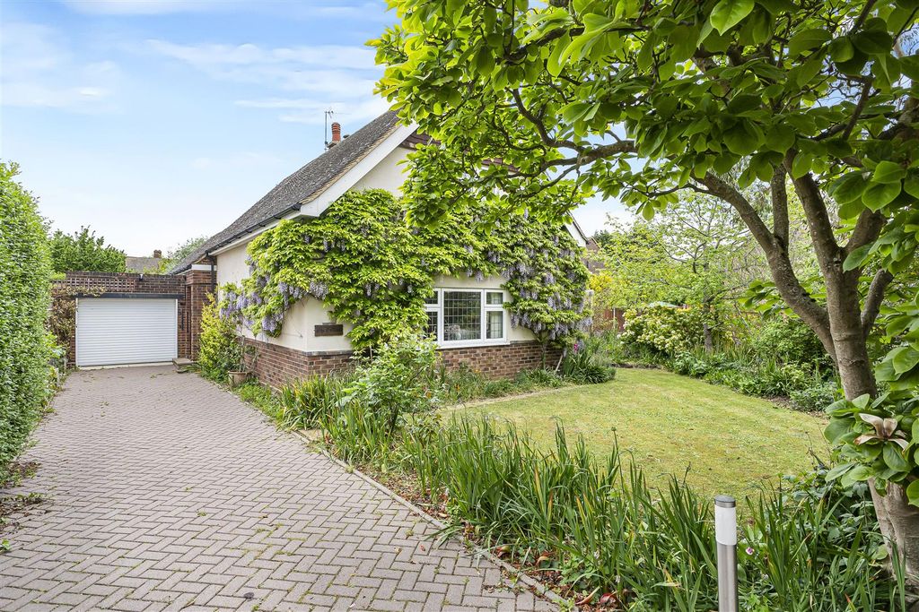 4 bed detached house for saleJohns Road, Meopham, Gravesend DA13