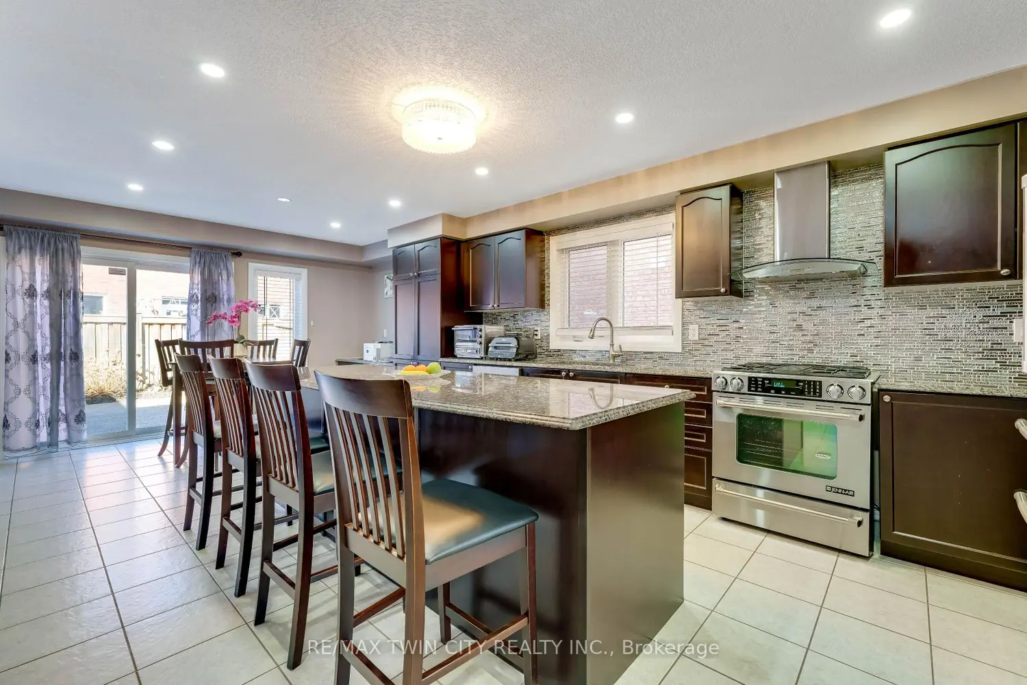 Additional image 4 of 334 Apple Hill Crescent